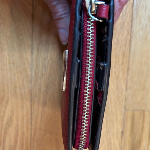 Kate Spade Red Wallet Chic and Functional NWOT - Picture 3 of 10